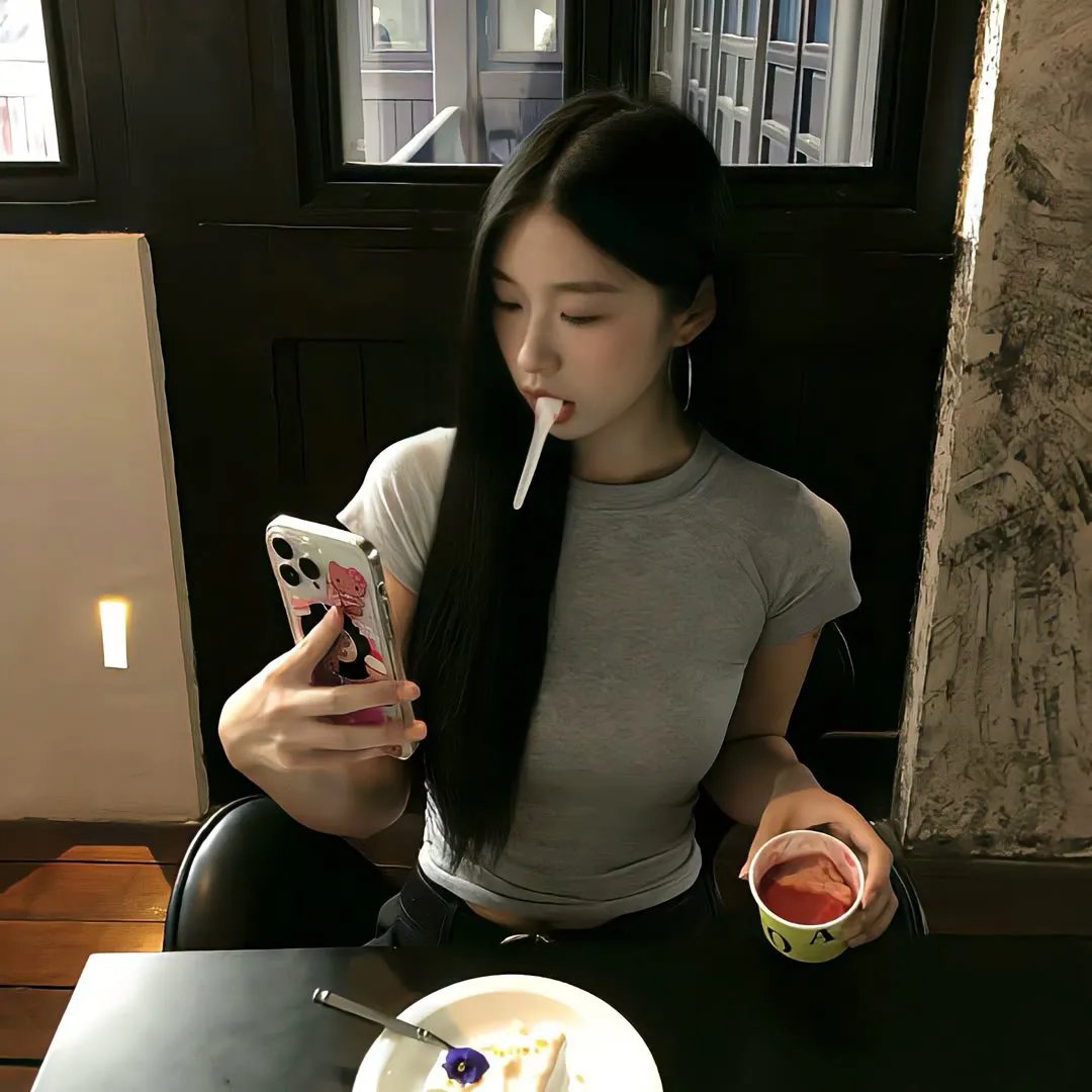 踉跄的女孩